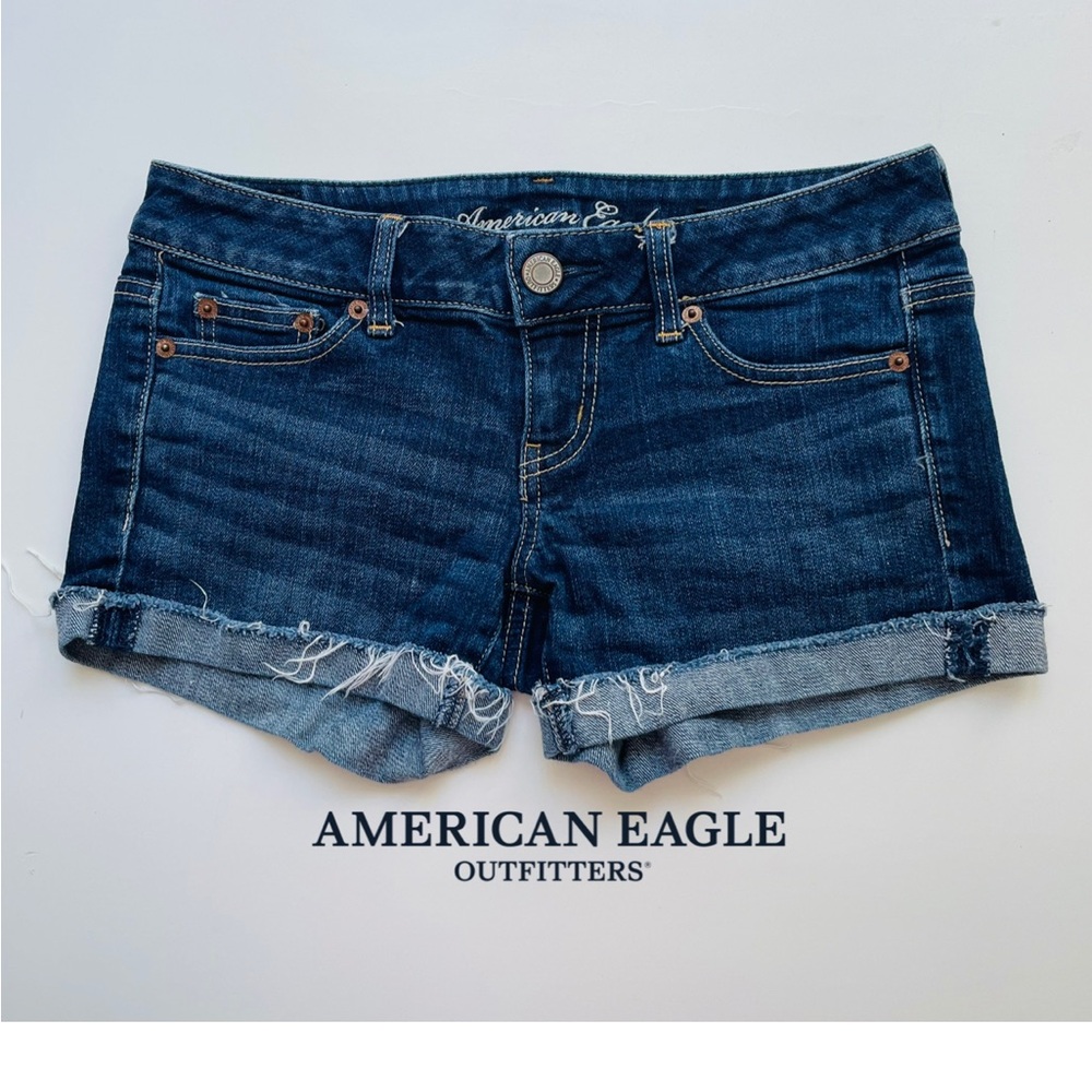 American Eagle Women's Blue Denim Shorts. Size 4.